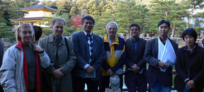 kyodaivisiting3.jpg